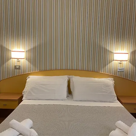 Готель Piccolo Kursaal Чезенатіко